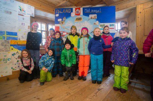 Die Schüler der Volksschule Gantschier präsentieren stolz ihr Patenland Island. Im „House of Culture“ können die Werke betrachtet werden.