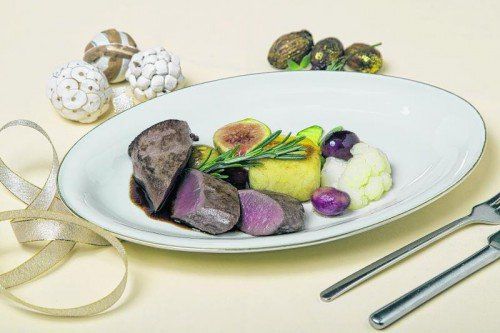 Ein Gericht für die Winterzeit: Rehrücken mit Kartoffel-Pilzbuchteln.  FotoS: VN/paulitsch