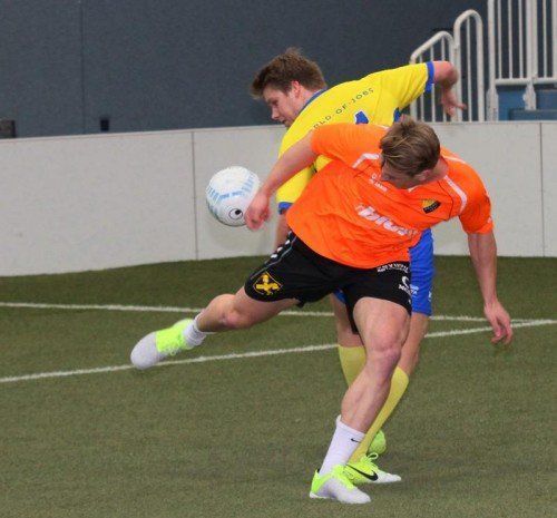 Eine 0:3-Niederlage setzte es für Julian Rupp (vorne im Bild gegen Johannes Klammer) im Spiel gegen Hohenems. Foto: Knobel