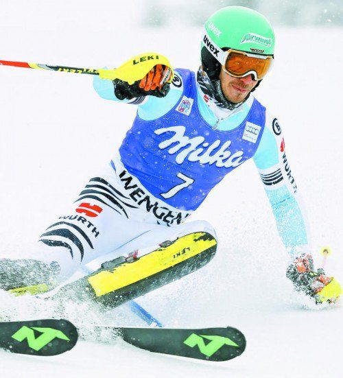 Felix Neureuther wedelte in Wengen allen davon – der Deutsche ist die neue Nummer eins im Slalom. Foto: ap