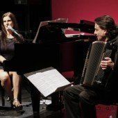 Musikalisch geprägter Flirt zweier Künstler