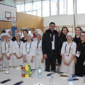Jugend kocht für die Jugend auf