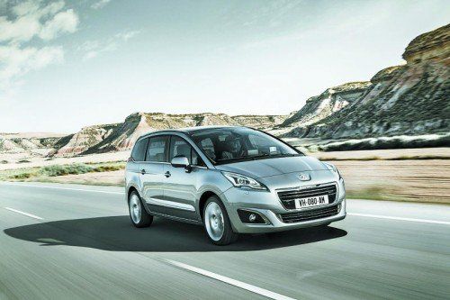 Peugeot 5008: Trotz kompakten knapp 4,5 Metern Länge kann der Löwen-Van siebenfach bestuhlt werden.