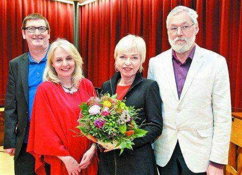 Professor Wolfgang Maurer, , Birgit Walch (Elternverein), Dorit Wilhelm und Oberarzt Helmut Eiter (Vorarlberger Krebshilfe). Fotos: sie
