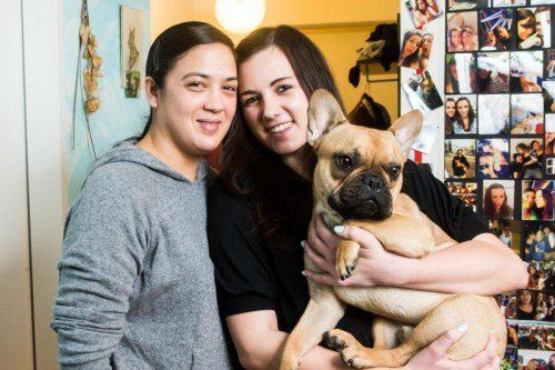 Sandra (l.) und Franziska können sich durchaus vorstellen, einmal Kinder zu adoptieren. Foto: VN/Steurer