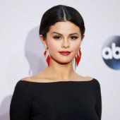 Kritik an Selena Gomez wegen Foto in Moschee