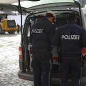 Arbeiter von Radlader überrollt