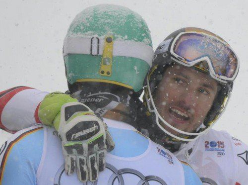 ABD0125_20150215 - BEAVER CREEK - USA: (v.l.) Felix Neureuther (GER) und Marcel Hirscher (AUT) am Sonntag, 15. Februar 2015, nach ihrem 2. Lauf im Slalom der Herren in Beaver Creek. Die alpinen Ski-Weltmeisterschaften finden vom 02.-15. Februar in Vail/Beaver Creek (USA) statt. - FOTO: APA/HANS KLAUS TECHT