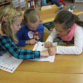 Leseprojekt mit Schülern und Kindergärtlern
