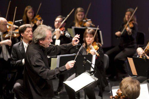 Das Symphonieorchester Vorarlberg unter Gerard Korsten konfrontierte mit Mozart als Anfänger. Foto: Dietmar Mathis