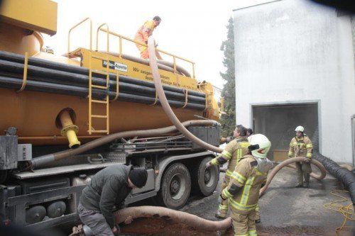 Der Silo wurde mit einem Spezialfahrzeug leergesaugt.  Foto: Mathis