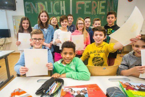 Die 1r1 am BRG Dornbirn Schoren ist zum Auftakt der Semesterferien bestens gelaunt. Foto: VN/Steurer