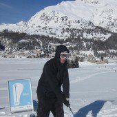 Präzise Schläge beim Schneegolf