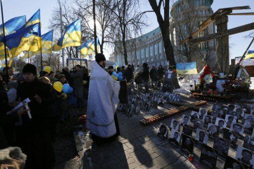 Gedenken an die Opfer des Maidan: Heute jähren sich erstmals die blutigen Aufstände in Kiew. FOTO: AP
