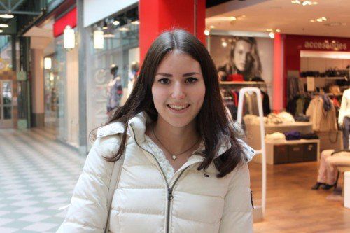 Ich habe einiges über "Fifty Shades of Grey" gelesen. Momentan ist das ein großes Gesprächsthema. Ich denke, der Film könnte sehr interessant sein. Deswegen werde ich auch ins Kino gehen. Corina Fichtner, 16, Kennelbach