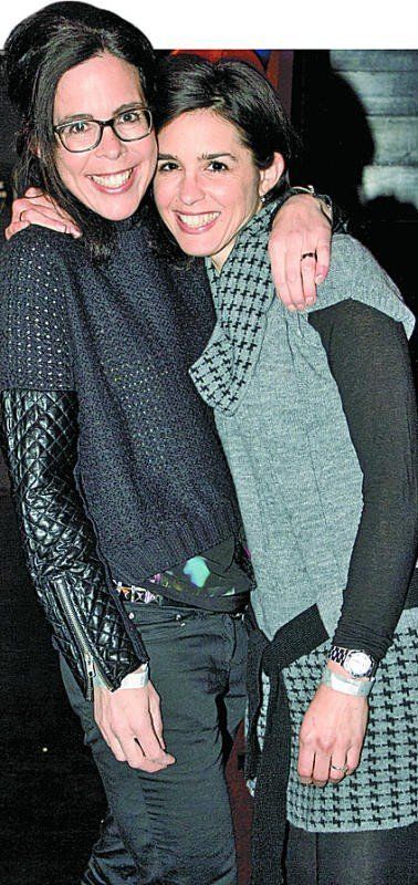 In Partylaune: Bettina Sperger (l.) und Barbara Grabherr.