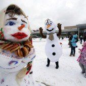 Schneemann-Parade in Moskau