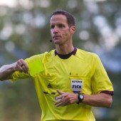 Referee Drachta macht Sprung