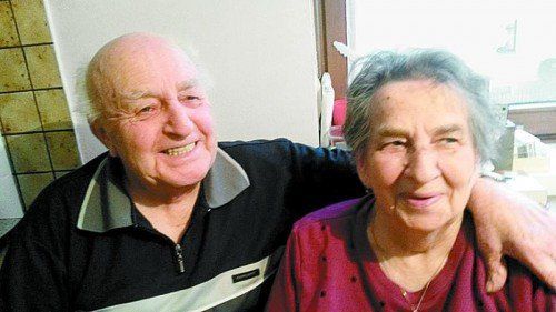 Zufrieden und glücklich genießen Agathe und Herbert Madlener jeden Tag und freuen sich über die liebevolle Betreuung durch ihre Kinder.