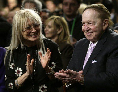 Das Ehepaar Adelson wehrt sich gegen Liberales. FOTO: RTS