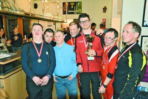 Das Ikades-Team Vorarlberg freute sich über die sportlichen Leistungen bei den nordischen Skimeisterschaften. Foto: Ikades