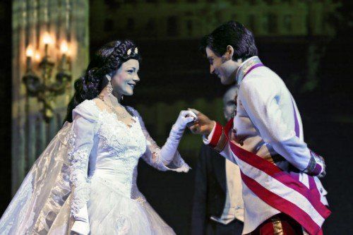 Der Liebesromanze von Sissi und Kaiser Franz Joseph folgte eine prunkvolle Hochzeit – ihr Leben glich von außen betrachtet einem Traum. FOTO: asa event gmbh