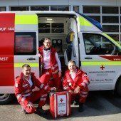 Rettungswagen in Neongelb