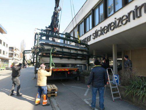 Die Handstickmaschine wurde bereits abtransportiert. Gemeinde