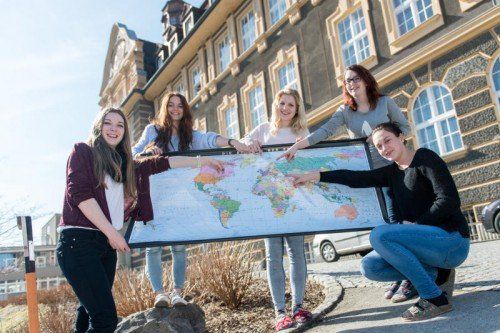 Drei Wochen völlig auf sich allein gestellt – die Mädchen der BAKIP Feldkirch freuen sich auf viele spannende Erlebnisse in Irland und Schweden.  Foto: Stiplovsek