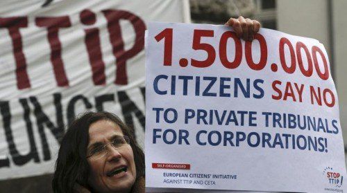Eineinhalb Millionen europäische Bürger sagen Nein zu TTIP, vor allem zum Investorenschutz. FOTO: REUTERS
