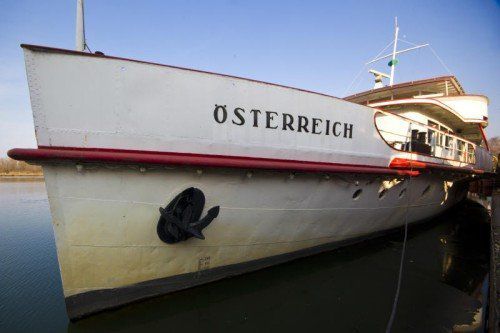 Geht es nach den Grünen Nina Tomaselli und Daniel Zadra, soll die „MS Österreich“ in „MS Käseland“ umbenannt werden.  Foto: VN/Steurer
