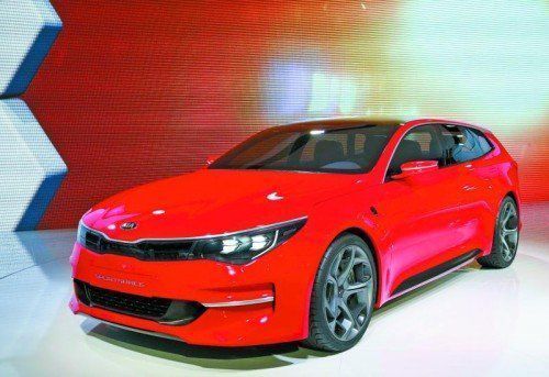 Kombi-Studie
Mit dem Kia Sportspace feiert eine spektakuläre Kombi-Studie Weltpremiere in Genf. Könnte also gut sein, dass es das Kia Flaggschiff Optima in der nächsten Generation auch als Kombi gibt.