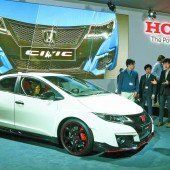 Honda zündet Modellfeuerwerk