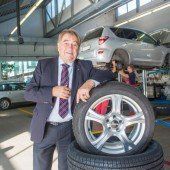 Autohändler präsentieren gemeinsam neue Modelle
