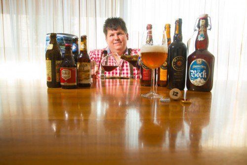 Michael Büchler beschäftigt sich seit zehn Jahren intensiv mit dem Thema Bier.  Foto: VN/Hartinger