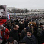 Zehntausende beim Trauermarsch in Moskau