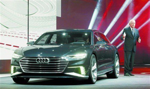 Neues Gesicht
Hier lächelt das Gesicht der nächsten Modelle der großen Audi-Baureihen in die Kamera. Der Prologue gibt einen Ausblick auf A6, A7 und A8. Spekuliert wird in Genf gar, ob ein Modell über dem A8 kommen könnte. Etwa ein A9 Avant.