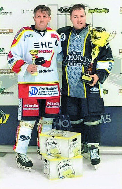 Pokale für die Finalisten aus Feldkirch und Hohenems. Foto: SCH