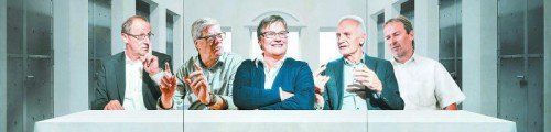 Unter den Gemeindechefs, die bei der Gemeindewahl nicht mehr kandidieren: Bertram Luger (l.), Georg Fröwis, Elisabeth Wicke sowie Herbert Dorn und Georg Moosbrugger. Fotomontage: VN