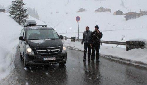 An dieser Straße in Warth entsteht ein neuer Gehsteig.
