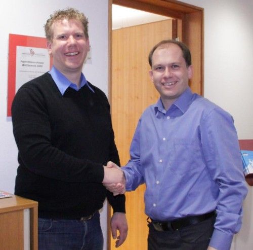 Bgm. Peter Neier (r.) beglückwünscht den neuen Direktor.