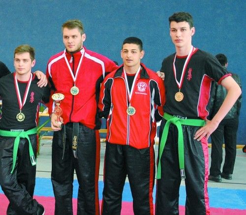 Das siegreiche Team der Karate- und Kickboxunion Hard (v. l.): Martin und Dominik Schuster, Umut Iscen und Fabian Verschnig. Foto: Privat