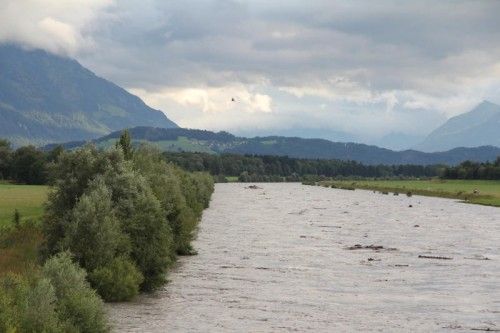 Der Rhein bei Hochwasser: eine Vorstellung, die immer unheimlicher wird. Foto: VOL.AT