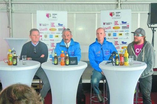 Der Vorarlberger Skiverband blickt auf die Saison zurück: Präsident Patrick Ortlieb und seine Spartenreferenten Pepi Hirschbühl, Christoph Kraxner und Christoph Arndt. Foto: vsv
