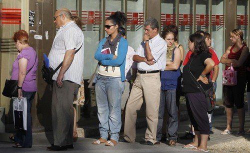 Die Arbeitslosenzahl in Spanien ist weiter gesunken. Die Arbeitslosenquote ist aber immer noch eine der höchsten in der EU.  Foto: AP