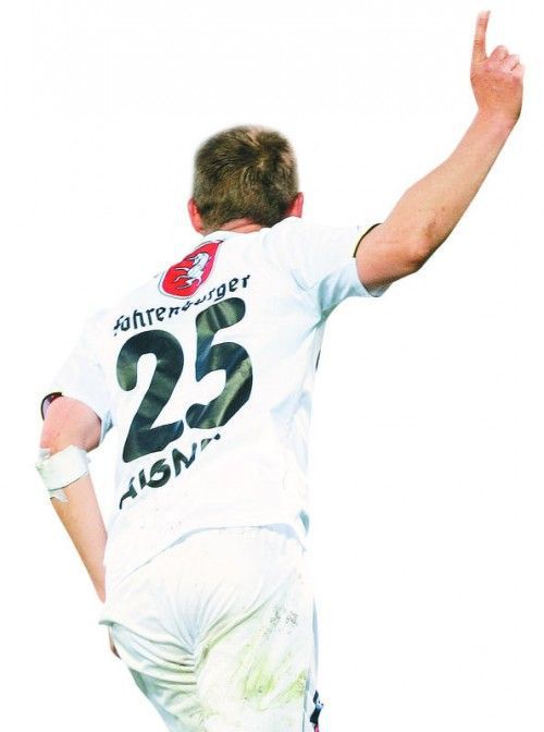 Ein jubelnder Hannes Aigner, so lieben ihn die Altach-Fans. Gegen die Admira traf er zum 55. Mal im Altacher Dress.
apa/gepa