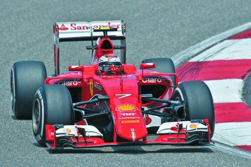 Ferrari-Pilot Kimi Räikkönen war in Schanghai am ersten Trainingstag der erste Hamilton-Jäger. Foto: Gepa