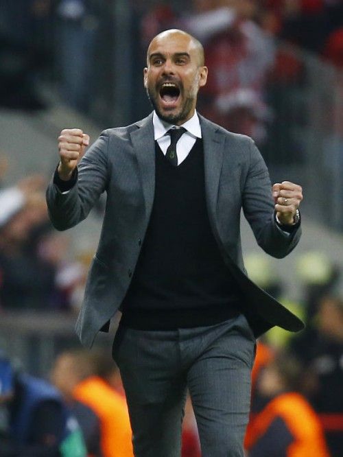 Geht es nach Karl-Heinz Rummenigge, dann soll Trainer Pep Guardiola (Bild) über 2016 hinaus beim FC Bayern bleiben. Foto: ap