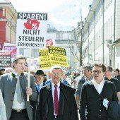 „Gespräche führen  und auf die Straße gehen“