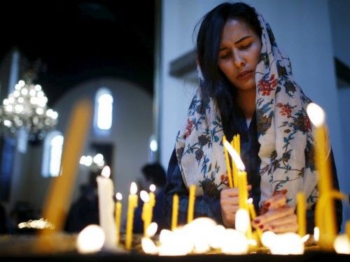 In einer Kathedrale gedenken Armenier der Opfer von 1915. RTS